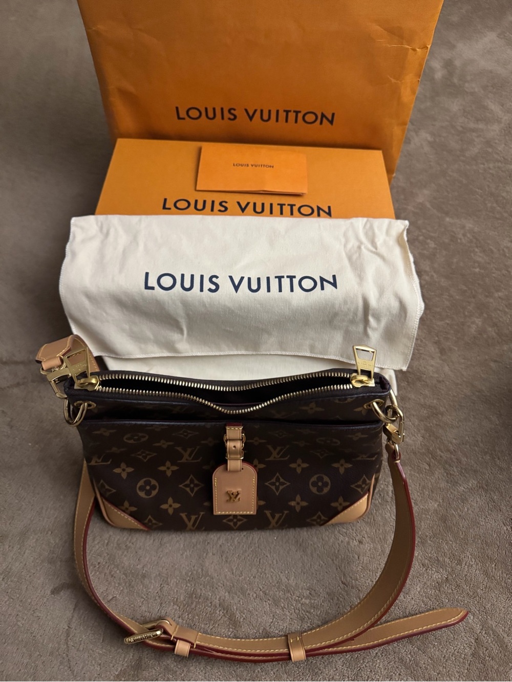 Louis Vuitton Brown Monogram Shoulder Bag with Tan Trim - Picture 2 of 8
